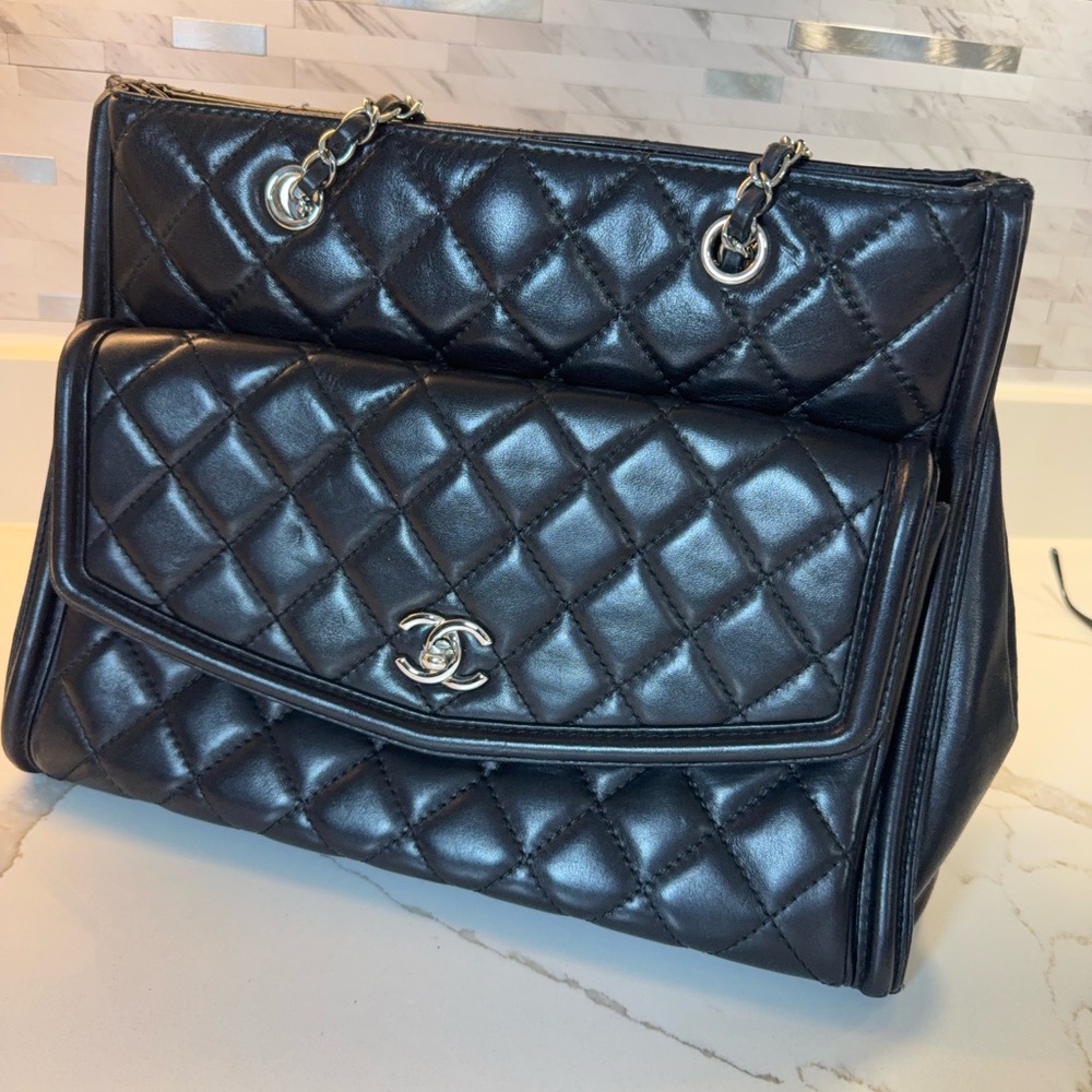 Chanel Black CC Pocket Tote Bag in Lambskin
